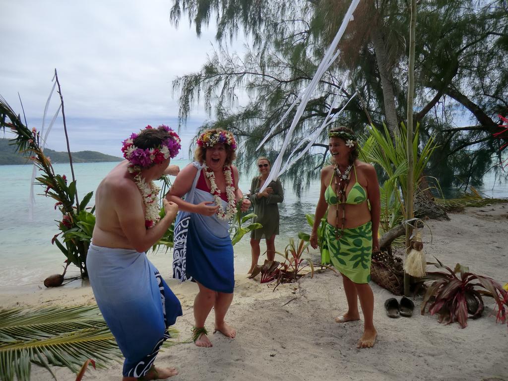 Pension Hibiscus Tahaa Uturoa Esterno foto