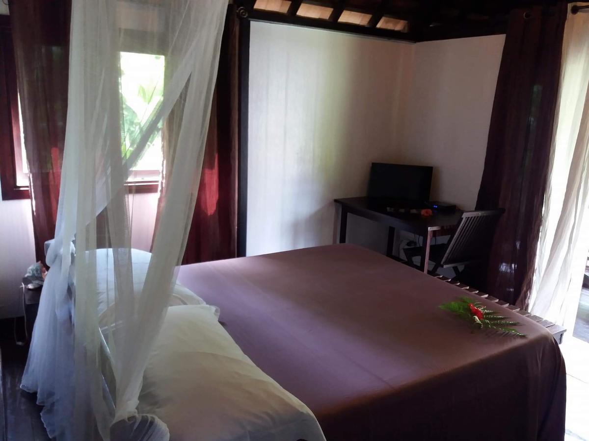 Pension Hibiscus Tahaa Uturoa Esterno foto