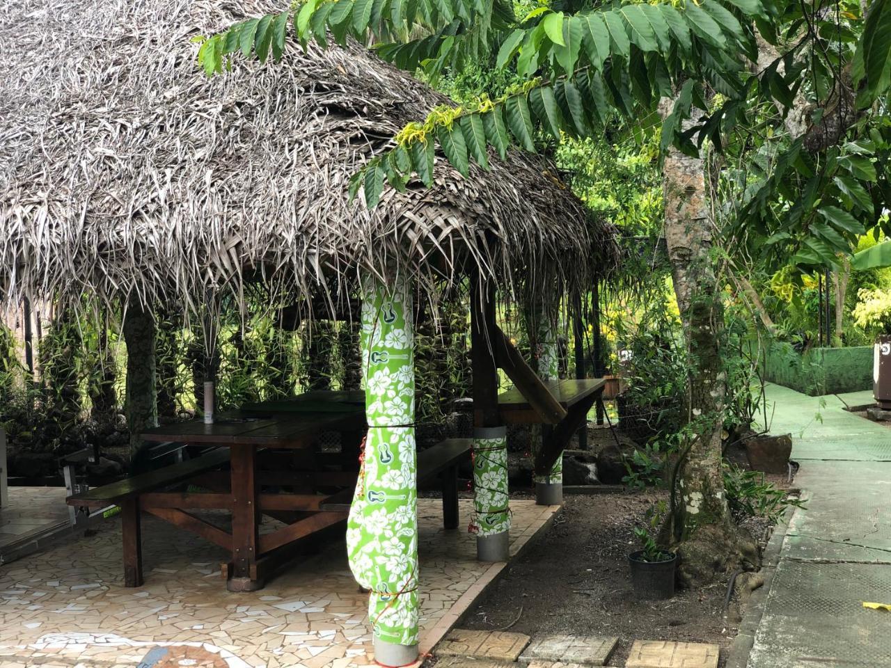 Pension Hibiscus Tahaa Uturoa Esterno foto